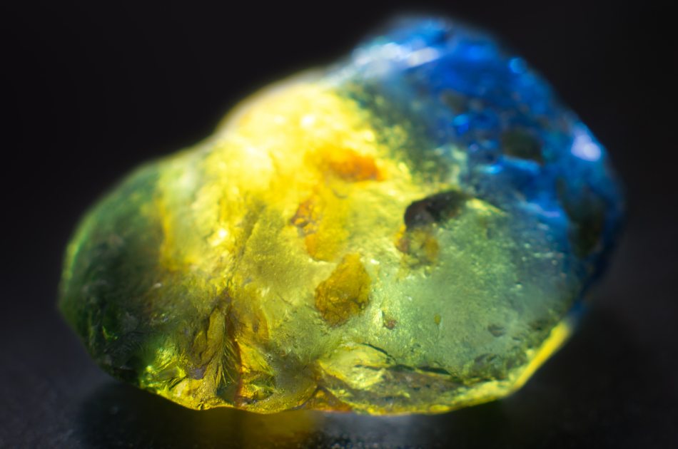 Australian sapphire blue green yellow hues from Fura queensland mine