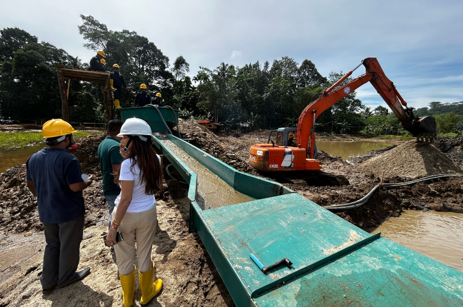 Sapphire mining operations at Ruwanpura Gems in Ratnapura Sri Lanka